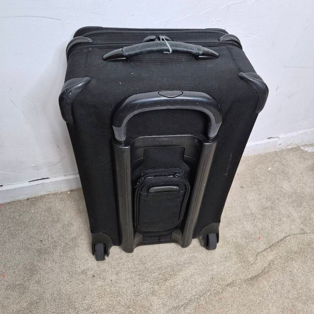 Briggs & Riley Baseline luggage - Picture 11 of 14